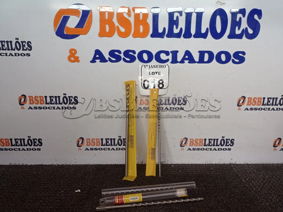 LOTE 018 - 01 BROCA P/CONCRETO 10X310MM” MARCA TRAMONTINA, 01 BROCA MOURÃO E FIBROCIMENTO ¼ X 250MM” E 01 BROCA MOURÃO 3/8 X 320MM” MARCA FERTAK TOOLS (NOVO). (NO ESTADO) ATENÇÃO! FAZER A VISITAÇÃO ANTES DE ARREMATAR, NÃO SABEMOS SE FUNCIONA. LEILÃO NÃO TEM GARANTIA E NEM DEVOLUÇÃO, SUJEITO A POSSÍVEIS AVARIAS VISÍVEIS/OCULTAS E/OU AUSÊNCIA DE COMPONENTES.