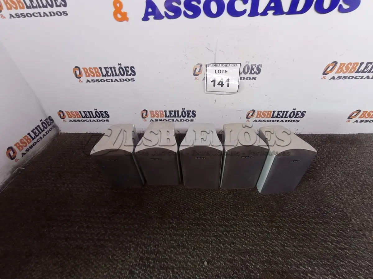 LOTE 141 - 05 CAIXAS ACÚSTICAS SURROND MARCA SONY (SURROND SPEAKER). (NO ESTADO EM QUE SE ENCONTRA. SUJEITO A AVARIAS OCULTAS/VISÍVEIS.)