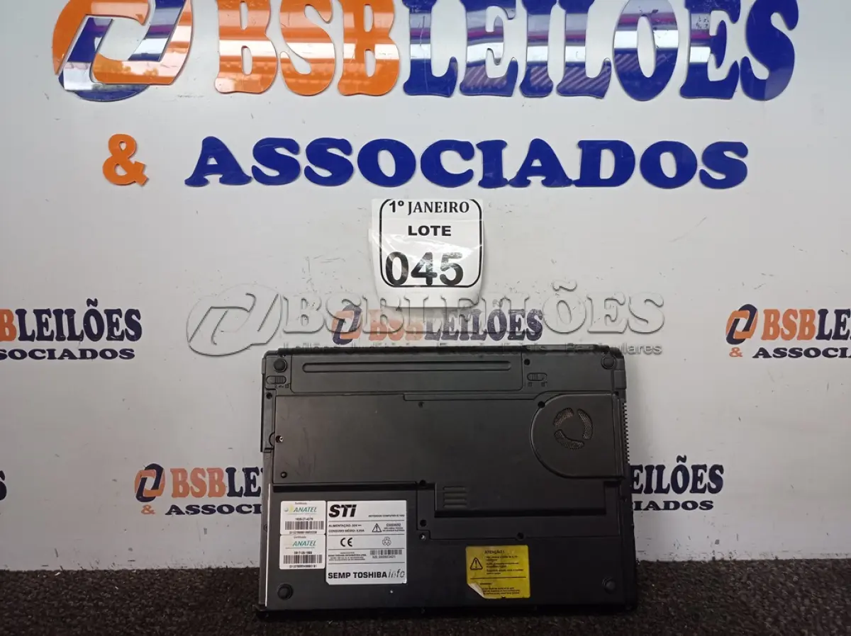 LOTE 045 - 01 NOTEBOOK MARCA STI S/FONTE. (NO ESTADO) ATENÇÃO! FAZER A VISITAÇÃO ANTES DE ARREMATAR, NÃO SABEMOS SE FUNCIONA. LEILÃO NÃO TEM GARANTIA E NEM DEVOLUÇÃO, SUJEITO A POSSÍVEIS AVARIAS VISÍVEIS/OCULTAS E/OU AUSÊNCIA DE COMPONENTES.