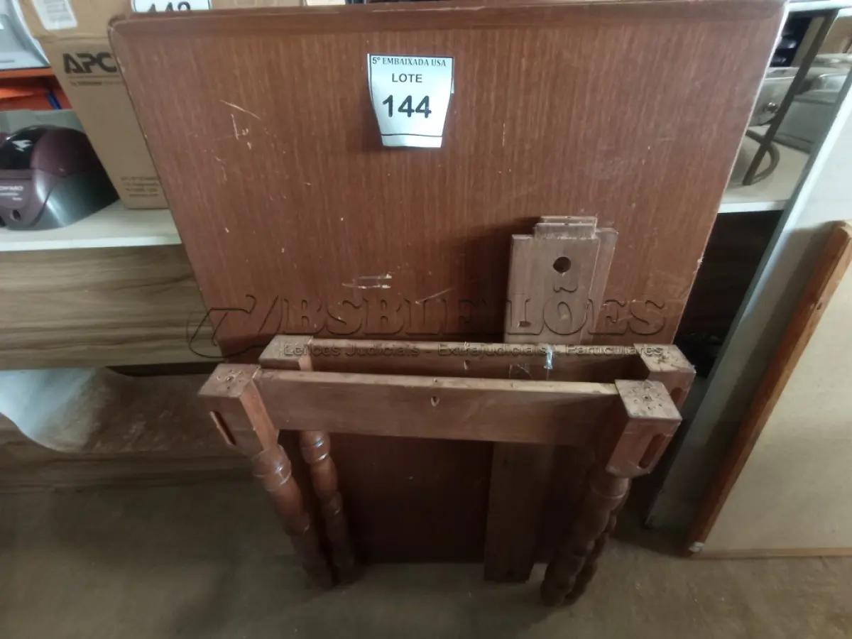 LOTE 144