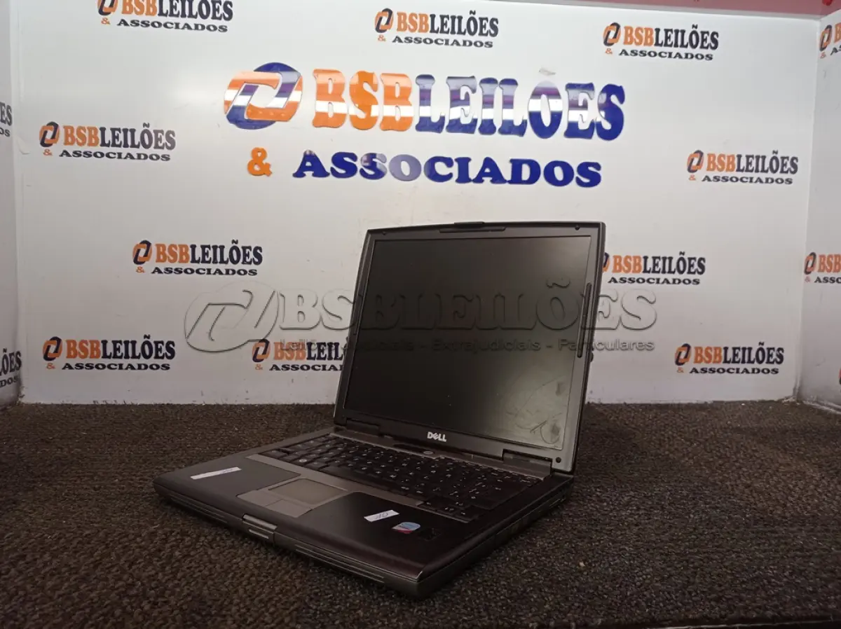 LOTE 002 - 01 NOTEBOOK MARCA DELL S/FONTE. (NO ESTADO) ATENÇÃO! FAZER A VISITAÇÃO ANTES DE ARREMATAR, NÃO SABEMOS SE FUNCIONA. LEILÃO NÃO TEM GARANTIA E NEM DEVOLUÇÃO, SUJEITO A POSSÍVEIS AVARIAS VISÍVEIS/OCULTAS E/OU AUSÊNCIA DE COMPONENTES.