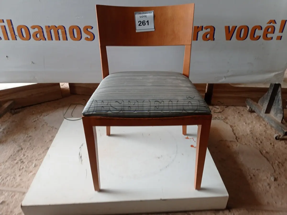 LOTE 261