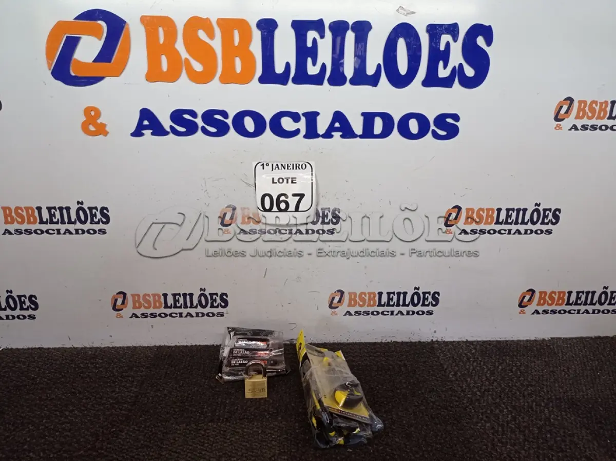 LOTE 067 - 03 CADEADOS MARCA PADO MODELOS DIVERSOS E VÁRIOS ESTILETES MARCA FERTAK TOOLS MODELOS DIVERSOS (NOVO). (NO ESTADO) ATENÇÃO! FAZER A VISITAÇÃO ANTES DE ARREMATAR, NÃO SABEMOS SE FUNCIONA. LEILÃO NÃO TEM GARANTIA E NEM DEVOLUÇÃO, SUJEITO A POSSÍVEIS AVARIAS VISÍVEIS/OCULTAS E/OU AUSÊNCIA DE COMPONENTES.