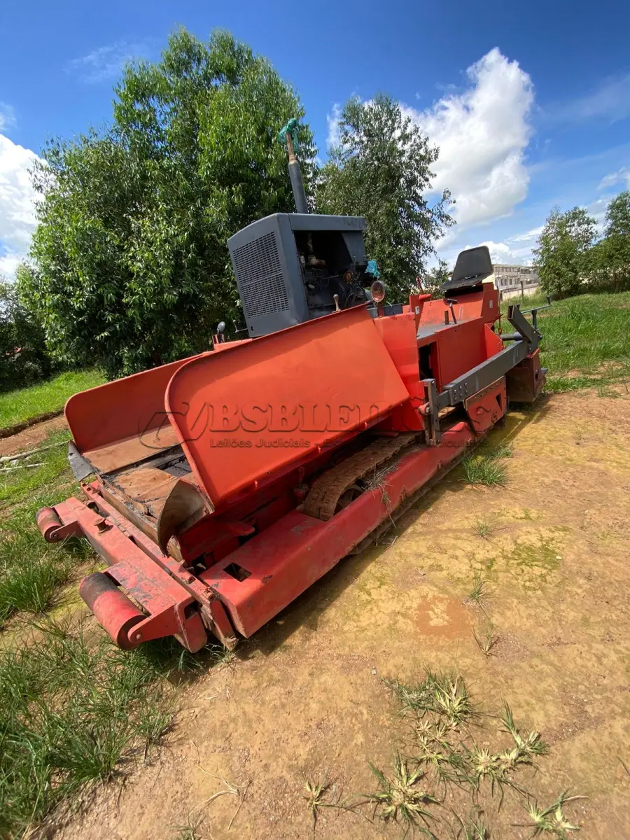 LOTE 001 - ITEM 1 : CIBER MODELO : SA14 ,ESTEIRAS HIDRÁULICA, ACOMPANHA EXTENSORES DA MESA, MOTOR PERKINS NOVO, ANO :1989, OPERACIONAL,  VALOR MERCADO : 180 A 200 MIL (NO ESTADO) (VISITAÇÃO ABADIÂNIA–GOIÁS) (CONTATO: 62-999250338)