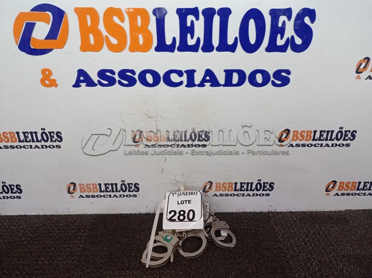 LOTE 280 - 06 ALGEMAS DE FERRO. (NO ESTADO) ATENÇÃO! FAZER A VISITAÇÃO ANTES DE ARREMATAR, NÃO SABEMOS SE FUNCIONA. LEILÃO NÃO TEM GARANTIA E NEM DEVOLUÇÃO, SUJEITO A POSSÍVEIS AVARIAS VISÍVEIS/OCULTAS E/OU AUSÊNCIA DE COMPONENTES.