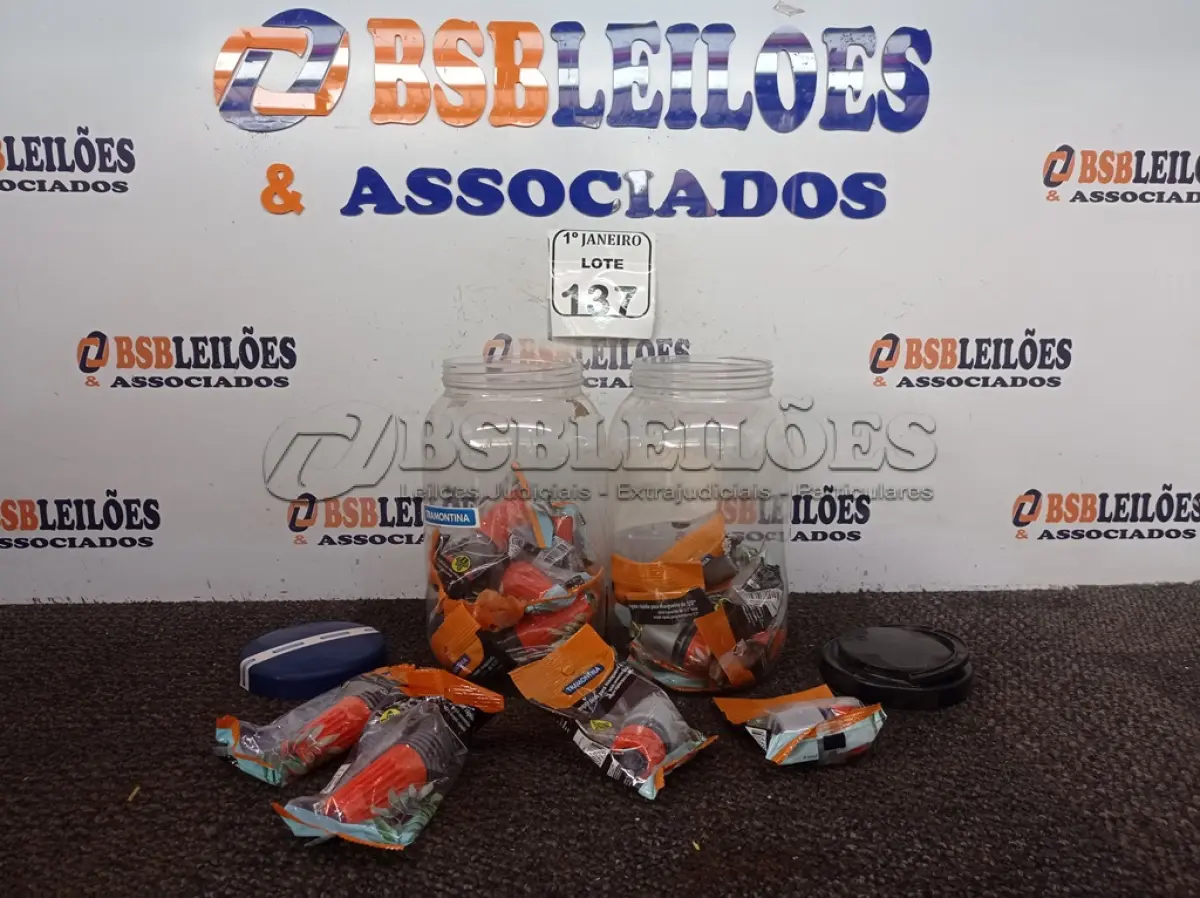 LOTE 137 - 08 ENGATES RÁPIDO PARA MANGUEIRA DE 1 /2’’, 05 ESGUICHOS COM ENGATE ROSQUEADO E JATO REGULÁVEL 1/ 2’’ E 03 ESGUICHOS COM JATO REGULÁVEL PARA ENGATE RÁPIDO. (NOVO) (NO ESTADO) ATENÇÃO! FAZER A VISITAÇÃO ANTES DE ARREMATAR, NÃO SABEMOS SE FUNCIONA. LEILÃO NÃO TEM GARANTIA E NEM DEVOLUÇÃO, SUJEITO A POSSÍVEIS AVARIAS VISÍVEIS/OCULTAS E/OU AUSÊNCIA DE COMPONENTES.