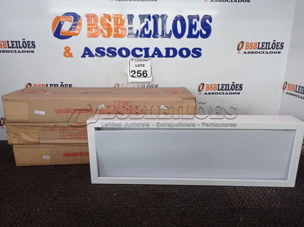 LOTE 256 - 04 LUMINÁRIAS DE EMBUTIR MARCA LUMILUZ. (NO ESTADO) ATENÇÃO! FAZER A VISITAÇÃO ANTES DE ARREMATAR, NÃO SABEMOS SE FUNCIONA. LEILÃO NÃO TEM GARANTIA E NEM DEVOLUÇÃO, SUJEITO A POSSÍVEIS AVARIAS VISÍVEIS/OCULTAS E/OU AUSÊNCIA DE COMPONENTES.