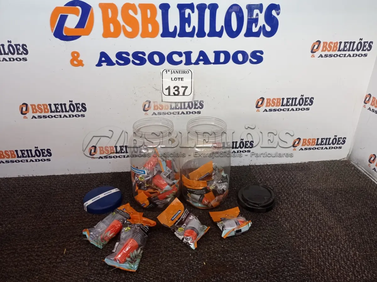 LOTE 137 - 08 ENGATES RÁPIDO PARA MANGUEIRA DE 1 /2’’, 05 ESGUICHOS COM ENGATE ROSQUEADO E JATO REGULÁVEL 1/ 2’’ E 03 ESGUICHOS COM JATO REGULÁVEL PARA ENGATE RÁPIDO. (NOVO) (NO ESTADO) ATENÇÃO! FAZER A VISITAÇÃO ANTES DE ARREMATAR, NÃO SABEMOS SE FUNCIONA. LEILÃO NÃO TEM GARANTIA E NEM DEVOLUÇÃO, SUJEITO A POSSÍVEIS AVARIAS VISÍVEIS/OCULTAS E/OU AUSÊNCIA DE COMPONENTES.