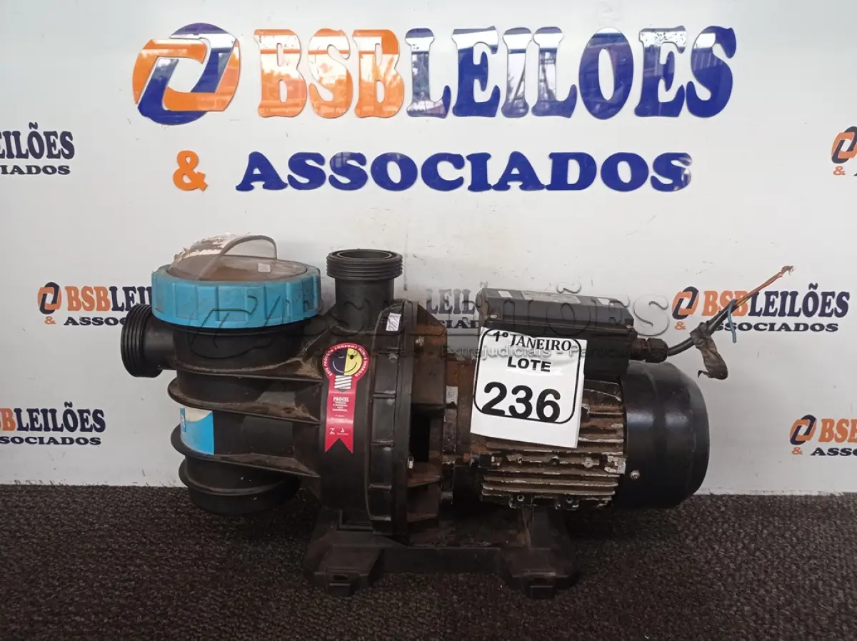LOTE 236 - 01 MOTOBOMBA CENTRIFUGA MARCA SODRAMAR. (NO ESTADO) ATENÇÃO! FAZER A VISITAÇÃO ANTES DE ARREMATAR, NÃO SABEMOS SE FUNCIONA. LEILÃO NÃO TEM GARANTIA E NEM DEVOLUÇÃO, SUJEITO A POSSÍVEIS AVARIAS VISÍVEIS/OCULTAS E/OU AUSÊNCIA DE COMPONENTES.