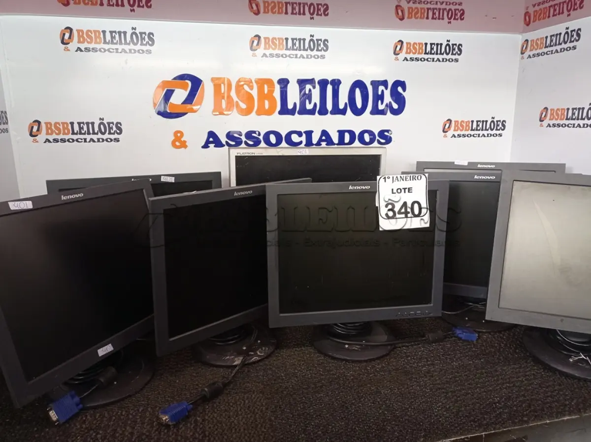 LOTE 340 - 08 MONITORES LCD MARCAS E MODELOS DIVERSOS. (NO ESTADO) ATENÇÃO! FAZER A VISITAÇÃO ANTES DE ARREMATAR, NÃO SABEMOS SE FUNCIONA. LEILÃO NÃO TEM GARANTIA E NEM DEVOLUÇÃO, SUJEITO A POSSÍVEIS AVARIAS VISÍVEIS/OCULTAS E/OU AUSÊNCIA DE COMPONENTES.