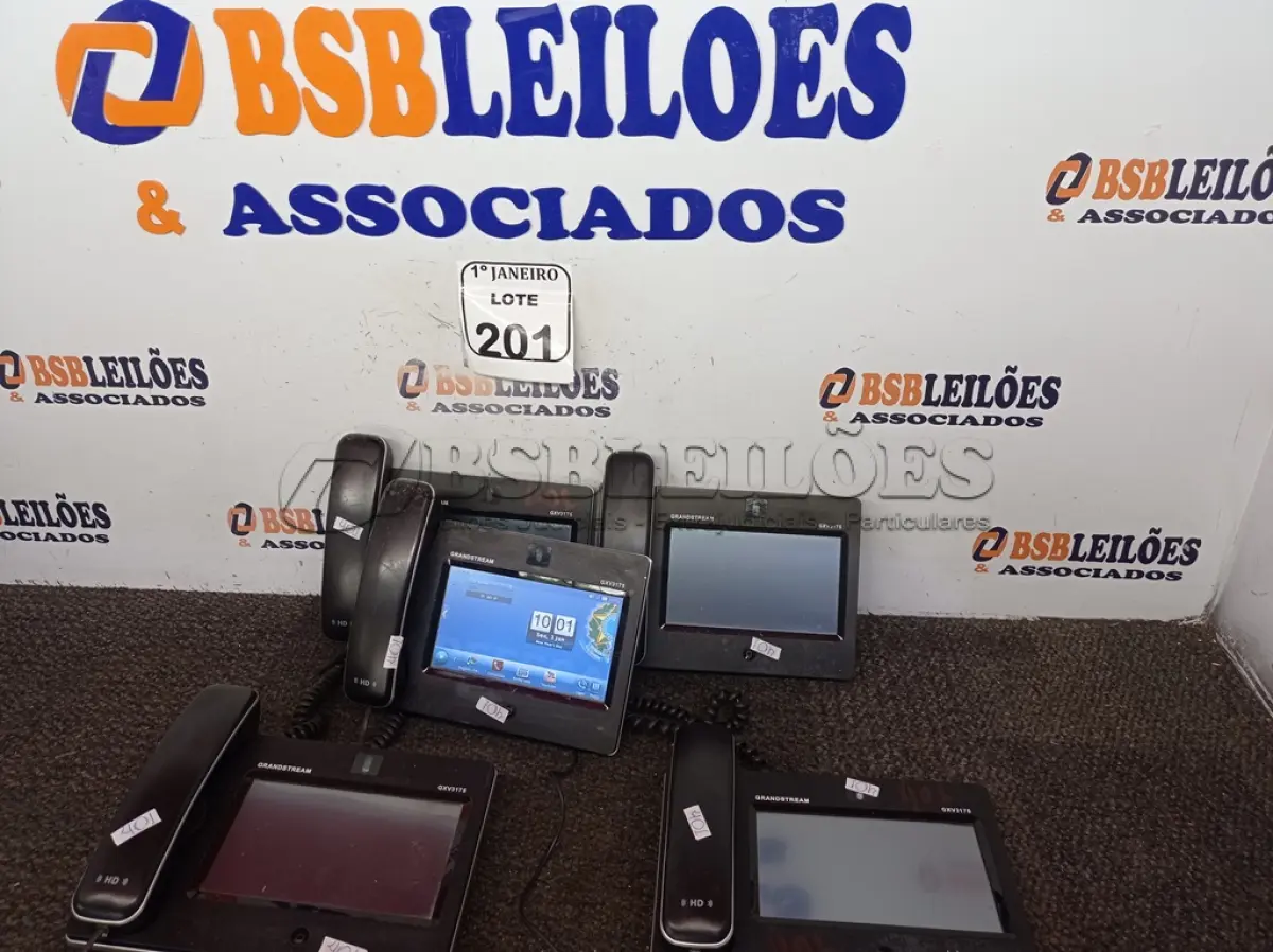 LOTE 201 - 06 APARELHOS INTERMEC AERIE 700 MOBILE COMPUTER. (NO ESTADO) ATENÇÃO! FAZER A VISITAÇÃO ANTES DE ARREMATAR, NÃO SABEMOS SE FUNCIONA. LEILÃO NÃO TEM GARANTIA E NEM DEVOLUÇÃO, SUJEITO A POSSÍVEIS AVARIAS VISÍVEIS/OCULTAS E/OU AUSÊNCIA DE COMPONENTES.