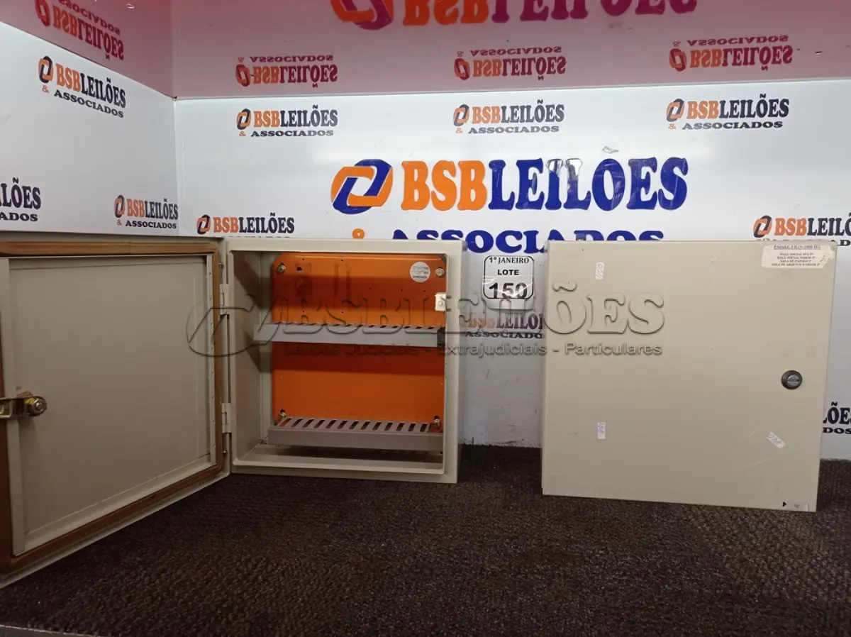 LOTE 150 - 02 QUADROS ELÉTRICOS EM AÇO. (NO ESTADO) ATENÇÃO! FAZER A VISITAÇÃO ANTES DE ARREMATAR, NÃO SABEMOS SE FUNCIONA. LEILÃO NÃO TEM GARANTIA E NEM DEVOLUÇÃO, SUJEITO A POSSÍVEIS AVARIAS VISÍVEIS/OCULTAS E/OU AUSÊNCIA DE COMPONENTES.