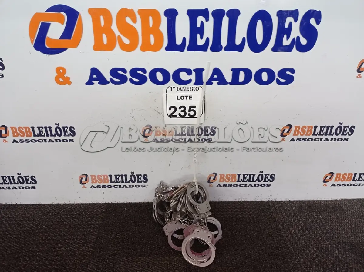 LOTE 235 - 10 ALGEMAS DE FERRO. (NO ESTADO) ATENÇÃO! FAZER A VISITAÇÃO ANTES DE ARREMATAR, NÃO SABEMOS SE FUNCIONA. LEILÃO NÃO TEM GARANTIA E NEM DEVOLUÇÃO, SUJEITO A POSSÍVEIS AVARIAS VISÍVEIS/OCULTAS E/OU AUSÊNCIA DE COMPONENTES.