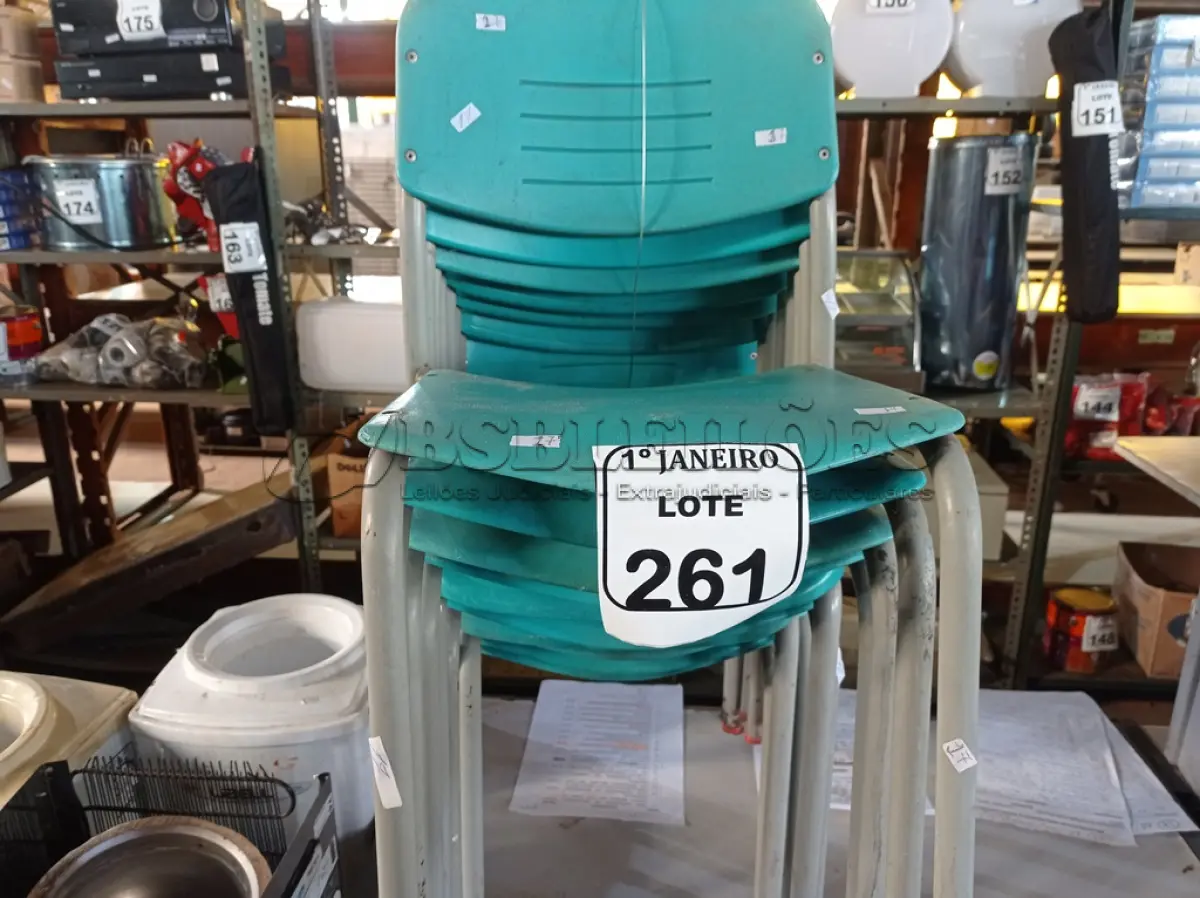 LOTE 261