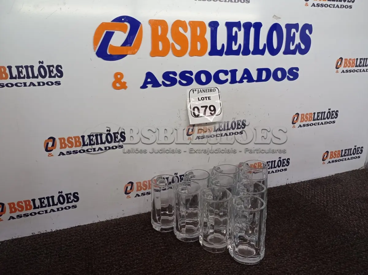 LOTE 079 - 10 CANECAS DE VIDRO. (NO ESTADO) ATENÇÃO! FAZER A VISITAÇÃO ANTES DE ARREMATAR, NÃO SABEMOS SE FUNCIONA. LEILÃO NÃO TEM GARANTIA E NEM DEVOLUÇÃO, SUJEITO A POSSÍVEIS AVARIAS VISÍVEIS/OCULTAS E/OU AUSÊNCIA DE COMPONENTES.
