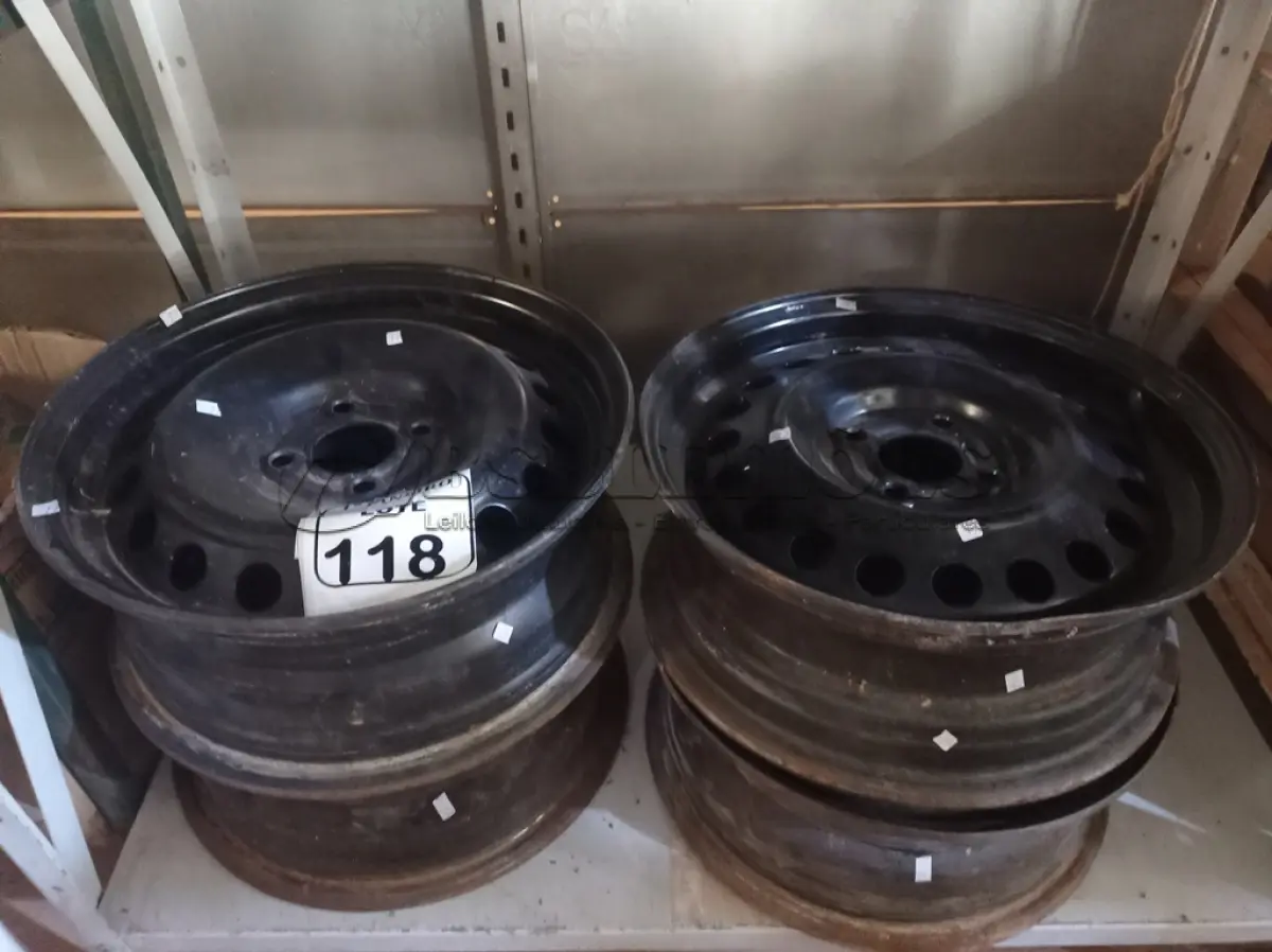 LOTE 118 - 04 RODAS DE FERRO DA RENAULT ARO 15. (NO ESTADO) ATENÇÃO! FAZER A VISITAÇÃO ANTES DE ARREMATAR, NÃO SABEMOS SE FUNCIONA. LEILÃO NÃO TEM GARANTIA E NEM DEVOLUÇÃO, SUJEITO A POSSÍVEIS AVARIAS VISÍVEIS/OCULTAS E/OU AUSÊNCIA DE COMPONENTES.