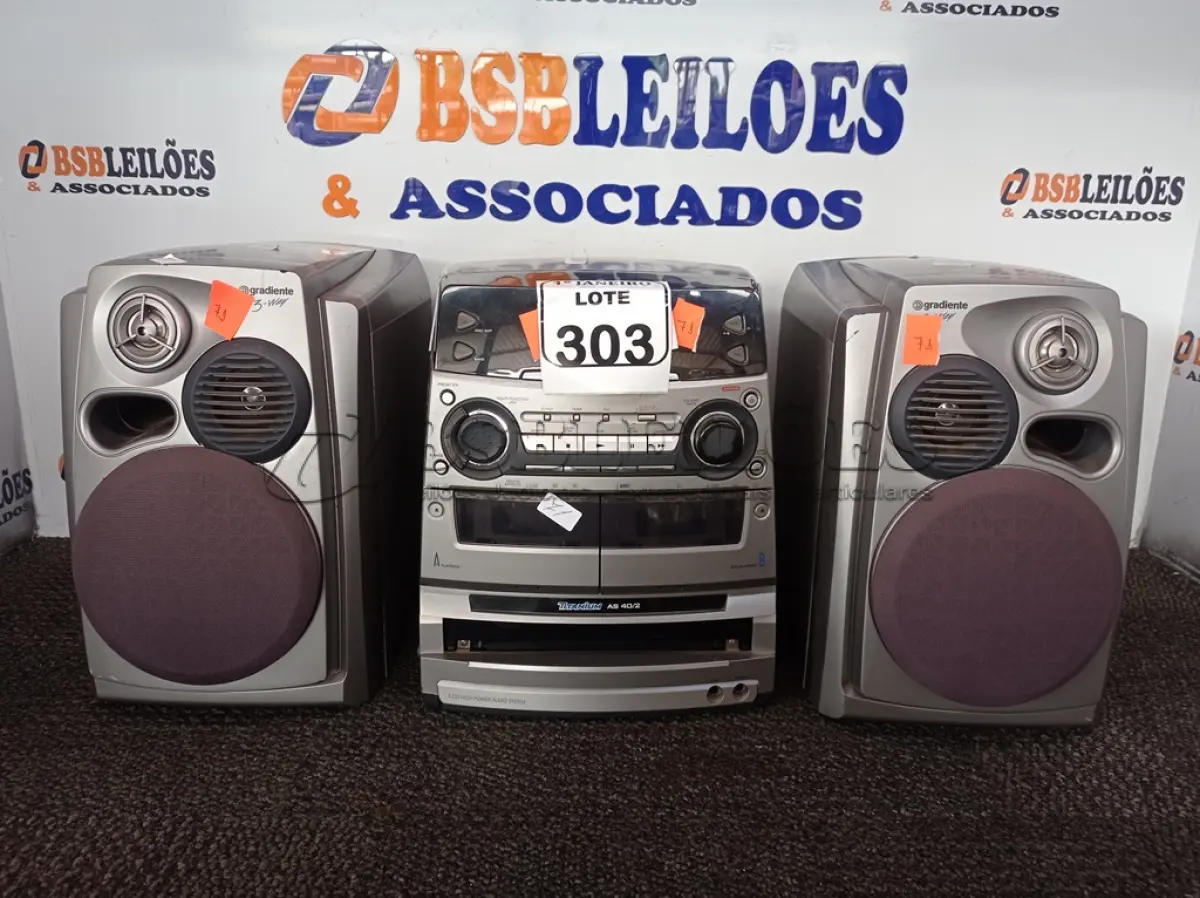 LOTE 303 - 01 APARELHO DE SOM MARCA GRADIENTE. (NO ESTADO) ATENÇÃO! FAZER A VISITAÇÃO ANTES DE ARREMATAR, NÃO SABEMOS SE FUNCIONA. LEILÃO NÃO TEM GARANTIA E NEM DEVOLUÇÃO, SUJEITO A POSSÍVEIS AVARIAS VISÍVEIS/OCULTAS E/OU AUSÊNCIA DE COMPONENTES.