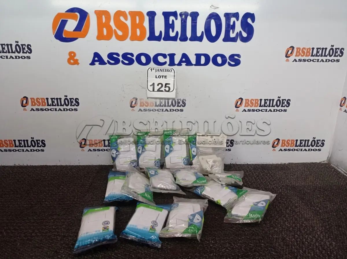 LOTE 125 - 14 INTERRUPTORES SIMPLES MARCAS DIVERSAS. (NO ESTADO) ATENÇÃO! FAZER A VISITAÇÃO ANTES DE ARREMATAR, NÃO SABEMOS SE FUNCIONA. LEILÃO NÃO TEM GARANTIA E NEM DEVOLUÇÃO, SUJEITO A POSSÍVEIS AVARIAS VISÍVEIS/OCULTAS E/OU AUSÊNCIA DE COMPONENTES.