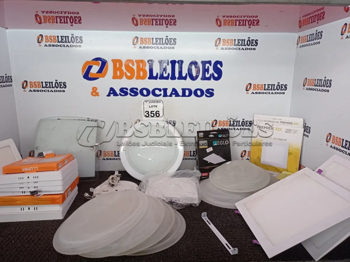 LOTE 356 - 01 LOTE C/VÁRIAS LUMINÁRIAS DE EMBUTIR MARCAS E MODELOS DIVERSOS. (NO ESTADO) ATENÇÃO! FAZER A VISITAÇÃO ANTES DE ARREMATAR, NÃO SABEMOS SE FUNCIONA. LEILÃO NÃO TEM GARANTIA E NEM DEVOLUÇÃO, SUJEITO A POSSÍVEIS AVARIAS VISÍVEIS/OCULTAS E/OU AUSÊNCIA DE COMPONENTES.