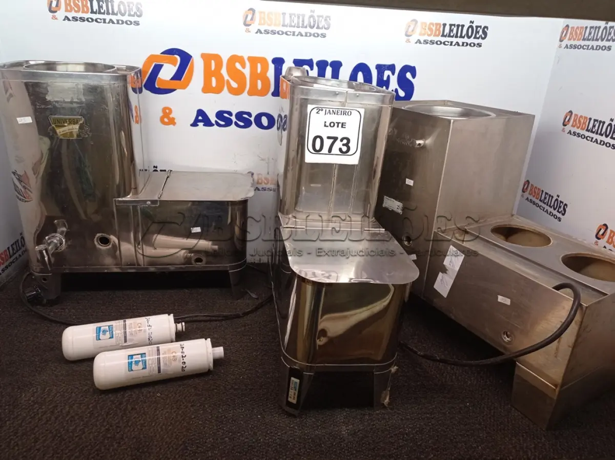 LOTE 073 - 03 CAFETEIRAS EM INOX C/AVARIAS. (NO ESTADO) ATENÇÃO! FAZER A VISITAÇÃO ANTES DE ARREMATAR, NÃO SABEMOS SE FUNCIONA. LEILÃO NÃO TEM GARANTIA E NEM DEVOLUÇÃO, SUJEITO A POSSÍVEIS AVARIAS VISÍVEIS/OCULTAS E/OU AUSÊNCIA DE COMPONENTES.