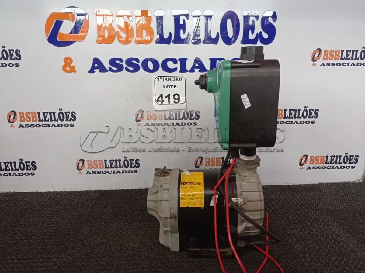 LOTE 419 - 01 BOMBA DE PRESSURIZAÇÃO DE ÁGUA COM PRESSOSTATO 220V. (NO ESTADO) ATENÇÃO! FAZER A VISITAÇÃO ANTES DE ARREMATAR, NÃO SABEMOS SE FUNCIONA. LEILÃO NÃO TEM GARANTIA E NEM DEVOLUÇÃO, SUJEITO A POSSÍVEIS AVARIAS VISÍVEIS/OCULTAS E/OU AUSÊNCIA DE COMPONENTES.