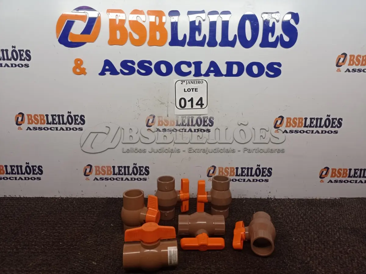 LOTE 014 - 06 REGISTROS ESFERAS DE PVC 40MM(NOVO). (NO ESTADO) ATENÇÃO! FAZER A VISITAÇÃO ANTES DE ARREMATAR, NÃO SABEMOS SE FUNCIONA. LEILÃO NÃO TEM GARANTIA E NEM DEVOLUÇÃO, SUJEITO A POSSÍVEIS AVARIAS VISÍVEIS/OCULTAS E/OU AUSÊNCIA DE COMPONENTES.
