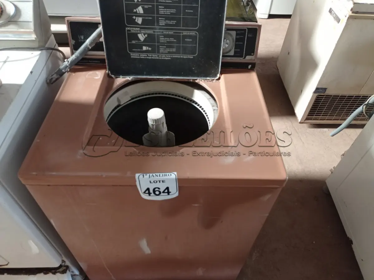 LOTE 464 - 01 MÁQUINA DE LAVAR MARCA WHITE WESTING HOUSE. (NO ESTADO) ATENÇÃO! FAZER A VISITAÇÃO ANTES DE ARREMATAR, NÃO SABEMOS SE FUNCIONA. LEILÃO NÃO TEM GARANTIA E NEM DEVOLUÇÃO, SUJEITO A POSSÍVEIS AVARIAS VISÍVEIS/OCULTAS E/OU AUSÊNCIA DE COMPONENTES.