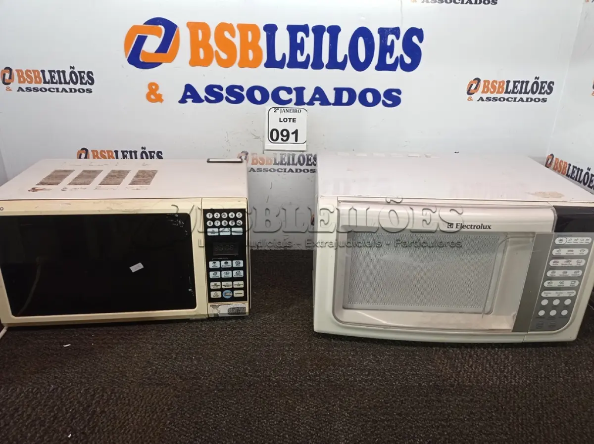LOTE 091 - 02 MICRO-ONDAS PHILCO E ELECTROLUX S/PRATO. (NO ESTADO) ATENÇÃO! FAZER A VISITAÇÃO ANTES DE ARREMATAR, NÃO SABEMOS SE FUNCIONA. LEILÃO NÃO TEM GARANTIA E NEM DEVOLUÇÃO, SUJEITO A POSSÍVEIS AVARIAS VISÍVEIS/OCULTAS E/OU AUSÊNCIA DE COMPONENTES.