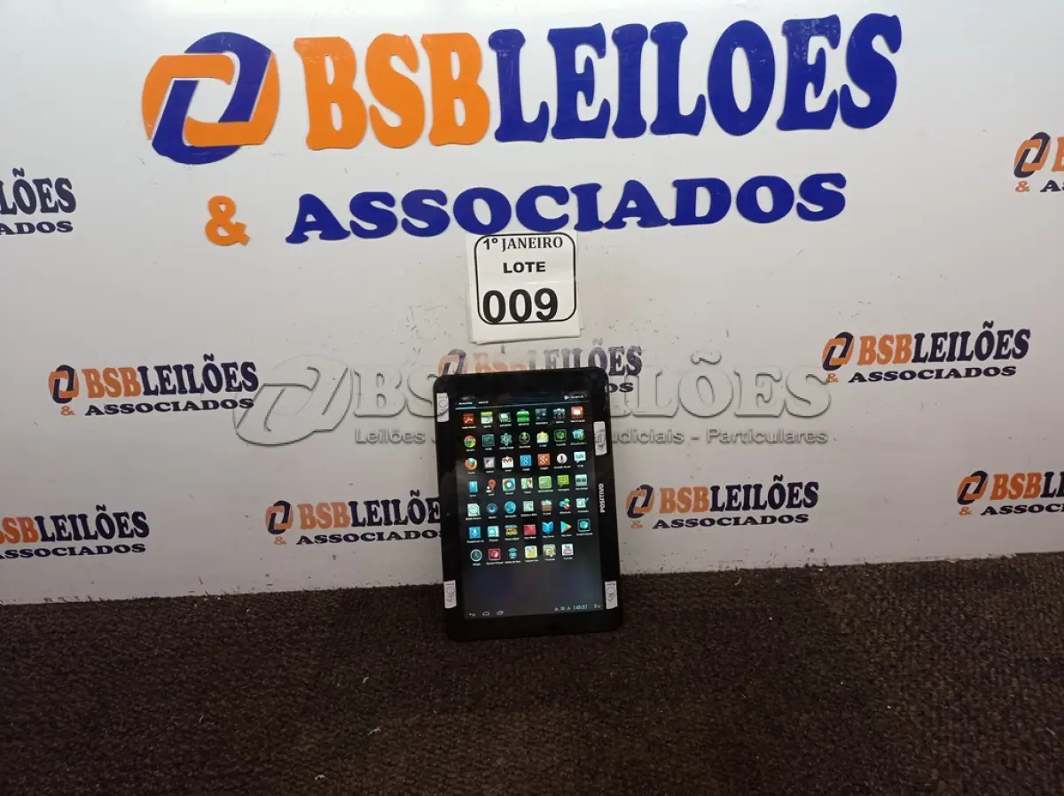 LOTE 009 - 01 TABLET MARCA POSITIVO C/CARREGADOR. (NO ESTADO) ATENÇÃO! FAZER A VISITAÇÃO ANTES DE ARREMATAR, NÃO SABEMOS SE FUNCIONA. LEILÃO NÃO TEM GARANTIA E NEM DEVOLUÇÃO, SUJEITO A POSSÍVEIS AVARIAS VISÍVEIS/OCULTAS E/OU AUSÊNCIA DE COMPONENTES.