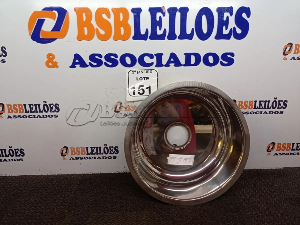 LOTE 151 - 01 CUBA INOX N32 AÇO 430 32X14 FABRINOX (NO ESTADO) ATENÇÃO! FAZER A VISITAÇÃO ANTES DE ARREMATAR, NÃO SABEMOS SE FUNCIONA. LEILÃO NÃO TEM GARANTIA E NEM DEVOLUÇÃO, SUJEITO A POSSÍVEIS AVARIAS VISÍVEIS/OCULTAS E/OU AUSÊNCIA DE COMPONENTES.