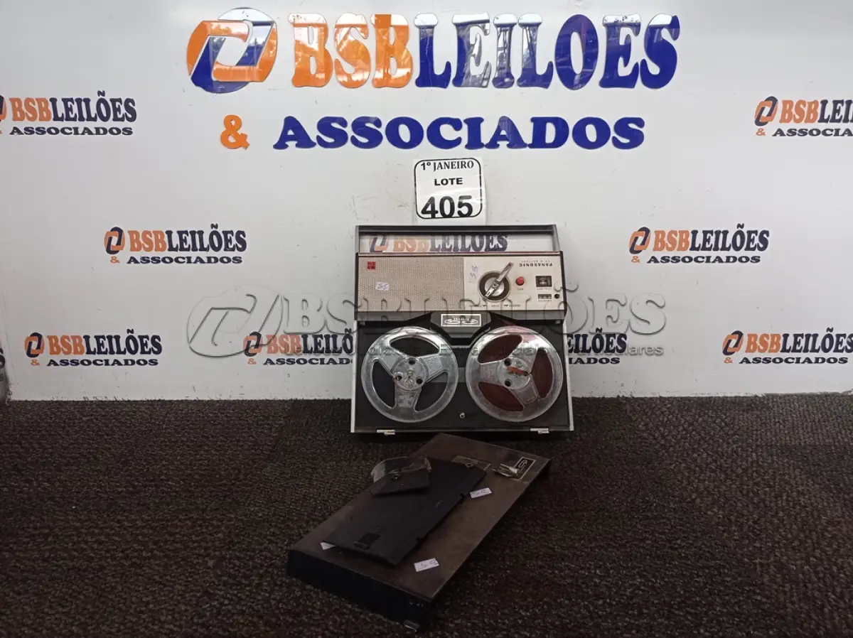 LOTE 405 - 01 GRAVADOR DE ROLOS ANTIGO MODELO RQ501S MARCA PANASONIC. (NO ESTADO) ATENÇÃO! FAZER A VISITAÇÃO ANTES DE ARREMATAR, NÃO SABEMOS SE FUNCIONA. LEILÃO NÃO TEM GARANTIA E NEM DEVOLUÇÃO, SUJEITO A POSSÍVEIS AVARIAS VISÍVEIS/OCULTAS E/OU AUSÊNCIA DE COMPONENTES.