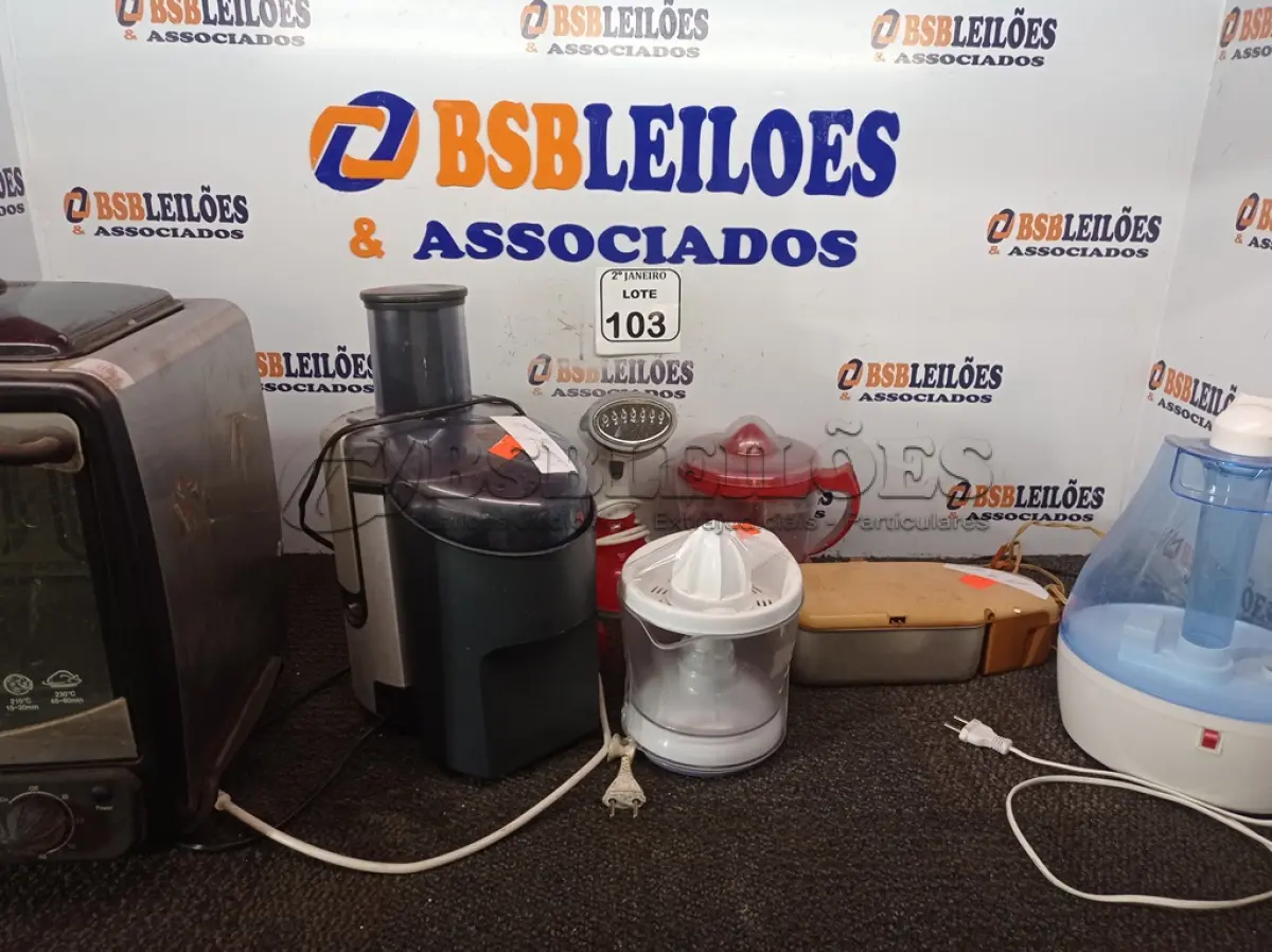 LOTE 103 - 02 MULTIPROCESSADORES DIVERSOS E 02 LIQUIDIFICADORES MARCAS E MODELOS DIVERSOS. (NO ESTADO) ATENÇÃO! FAZER A VISITAÇÃO ANTES DE ARREMATAR, NÃO SABEMOS SE FUNCIONA. LEILÃO NÃO TEM GARANTIA E NEM DEVOLUÇÃO, SUJEITO A POSSÍVEIS AVARIAS VISÍVEIS/OCULTAS E/OU AUSÊNCIA DE COMPONENTES.