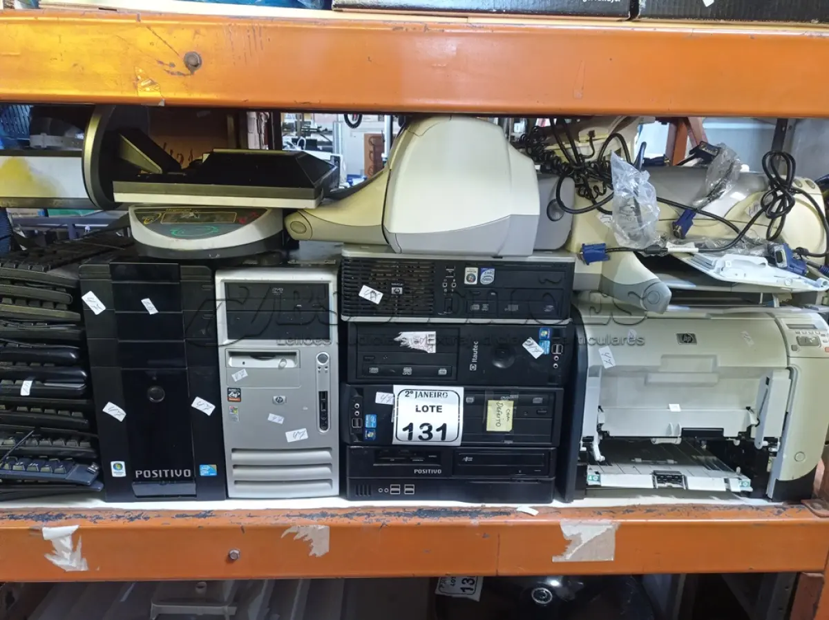 LOTE 131 - 01 LOTE COM DIVERSAS CPU’S, TECLADOS E IMPRESSORAS. (NO ESTADO) ATENÇÃO! FAZER A VISITAÇÃO ANTES DE ARREMATAR, NÃO SABEMOS SE FUNCIONA. LEILÃO NÃO TEM GARANTIA E NEM DEVOLUÇÃO, SUJEITO A POSSÍVEIS AVARIAS VISÍVEIS/OCULTAS E/OU AUSÊNCIA DE COMPONENTES.