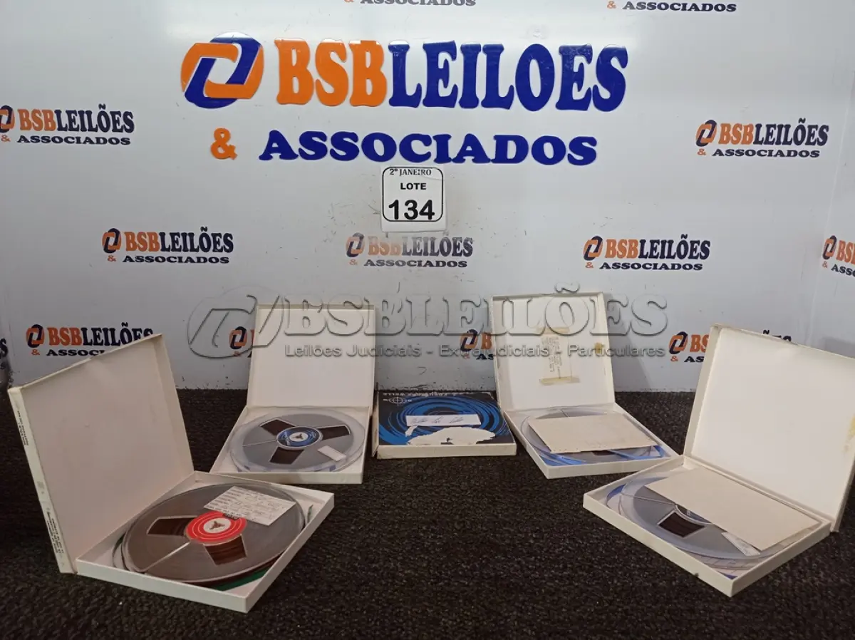 LOTE 134 - 05 FITAS P/GRAVADOR DE ROLOS ANTIGAS. (NO ESTADO) ATENÇÃO! FAZER A VISITAÇÃO ANTES DE ARREMATAR, NÃO SABEMOS SE FUNCIONA. LEILÃO NÃO TEM GARANTIA E NEM DEVOLUÇÃO, SUJEITO A POSSÍVEIS AVARIAS VISÍVEIS/OCULTAS E/OU AUSÊNCIA DE COMPONENTES.