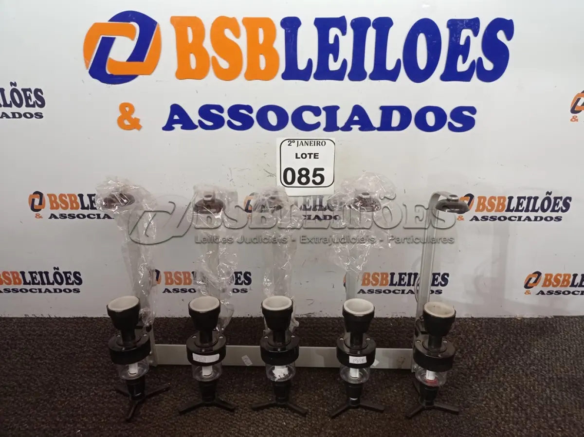 LOTE 085 - 05 DOSADORES DE BEBIDAS. (NO ESTADO) ATENÇÃO! FAZER A VISITAÇÃO ANTES DE ARREMATAR, NÃO SABEMOS SE FUNCIONA. LEILÃO NÃO TEM GARANTIA E NEM DEVOLUÇÃO, SUJEITO A POSSÍVEIS AVARIAS VISÍVEIS/OCULTAS E/OU AUSÊNCIA DE COMPONENTES.