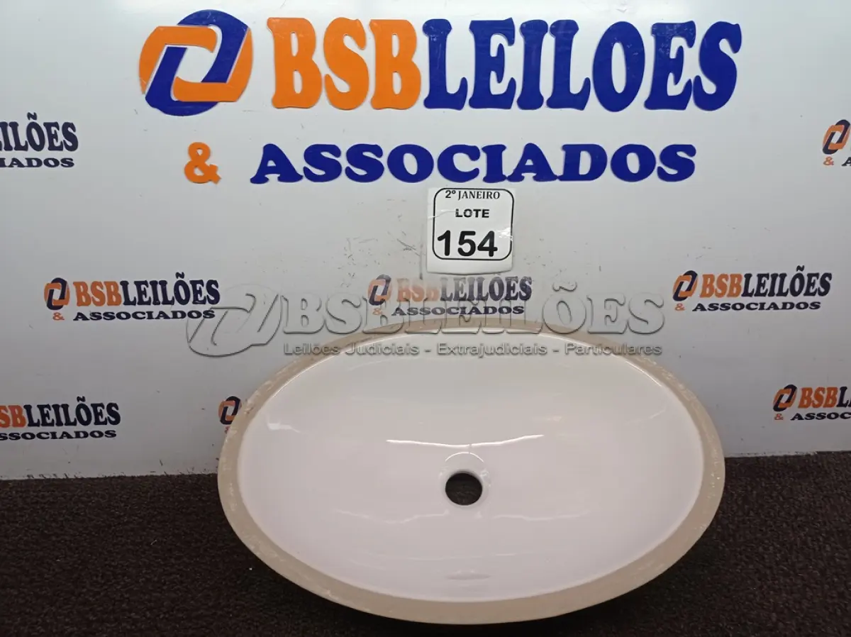 LOTE 154 - 01 CUBA OVAL NA COR BRANCA(NOVO). (NO ESTADO) ATENÇÃO! FAZER A VISITAÇÃO ANTES DE ARREMATAR, NÃO SABEMOS SE FUNCIONA. LEILÃO NÃO TEM GARANTIA E NEM DEVOLUÇÃO, SUJEITO A POSSÍVEIS AVARIAS VISÍVEIS/OCULTAS E/OU AUSÊNCIA DE COMPONENTES.