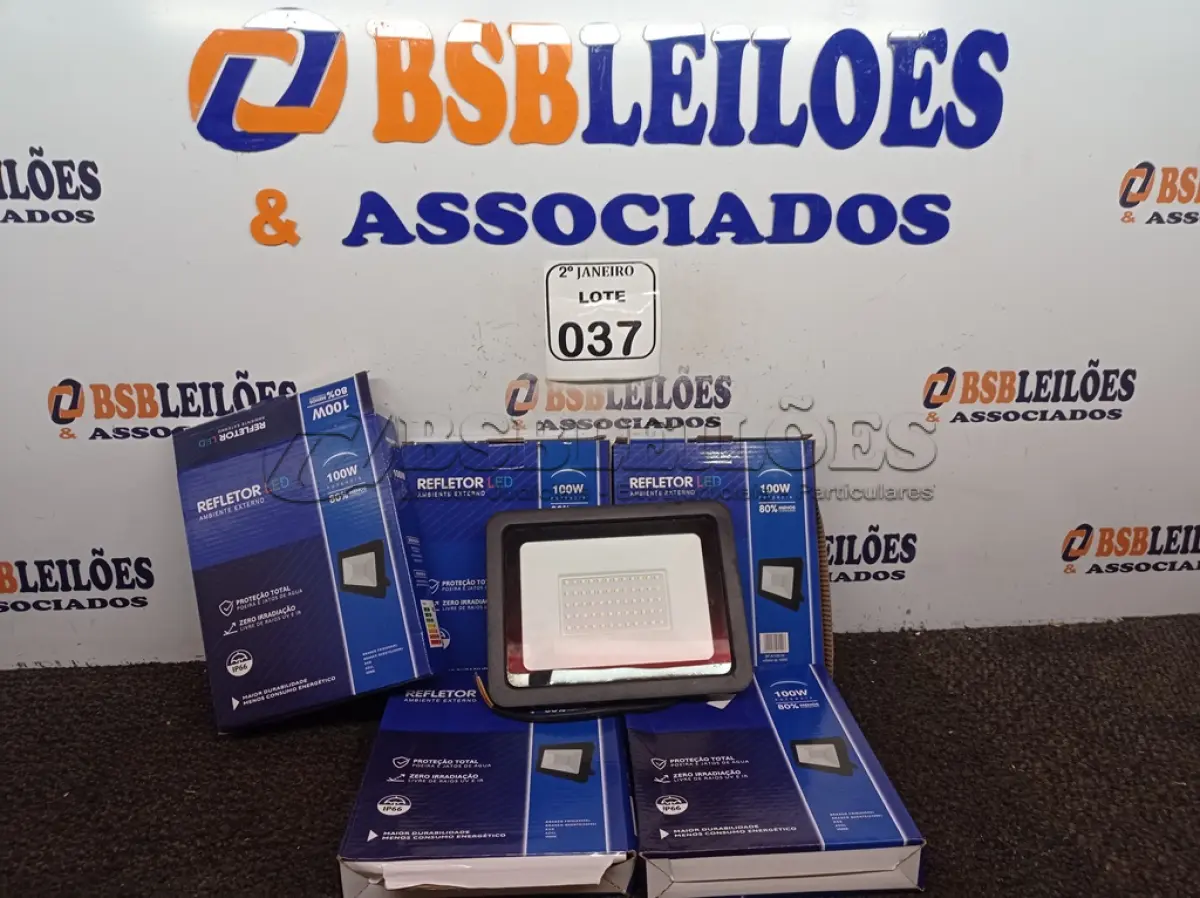 LOTE 037 - 05 REFLETORES DE LED 100W. (NO ESTADO) ATENÇÃO! FAZER A VISITAÇÃO ANTES DE ARREMATAR, NÃO SABEMOS SE FUNCIONA. LEILÃO NÃO TEM GARANTIA E NEM DEVOLUÇÃO, SUJEITO A POSSÍVEIS AVARIAS VISÍVEIS/OCULTAS E/OU AUSÊNCIA DE COMPONENTES.