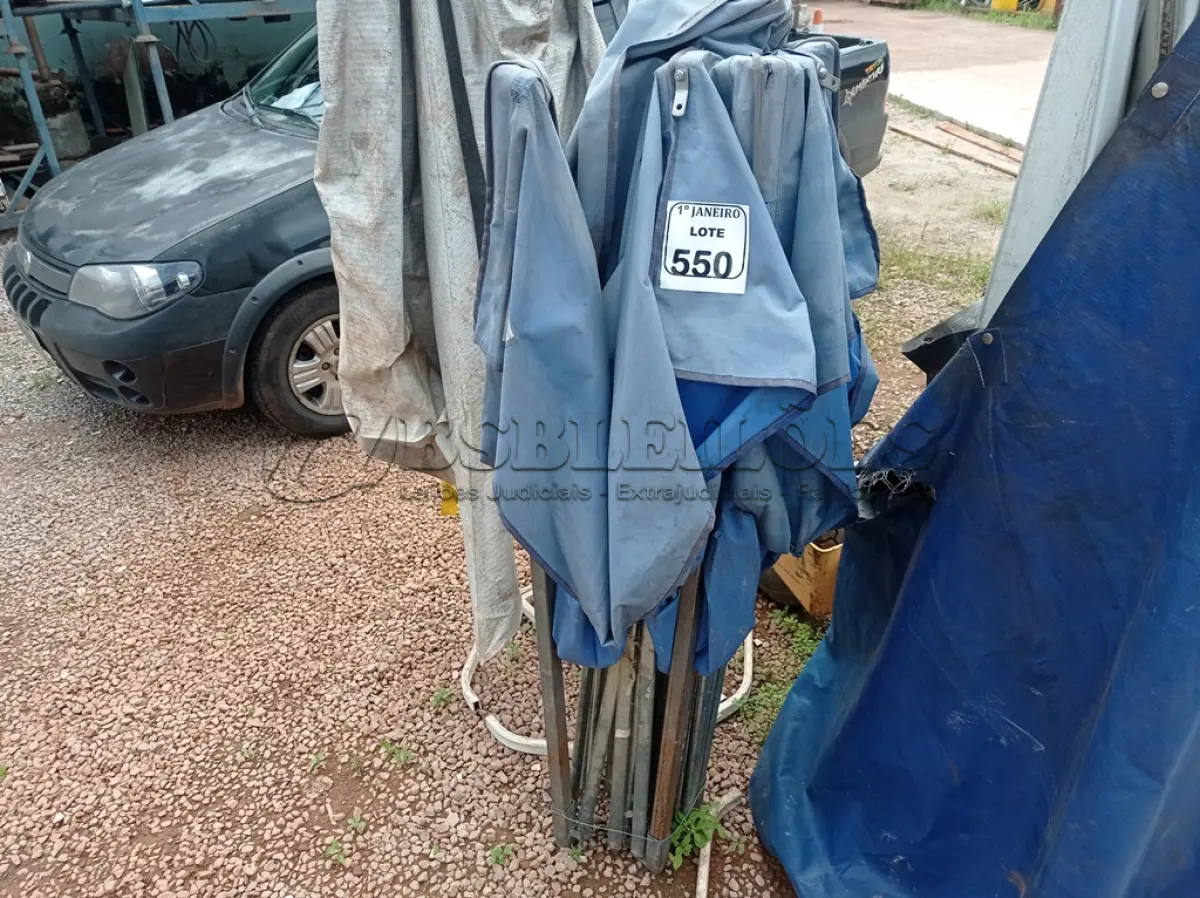 LOTE 550 - 01 TENDA SANFONADA C/LONA. (NO ESTADO) ATENÇÃO! FAZER A VISITAÇÃO ANTES DE ARREMATAR, NÃO SABEMOS SE FUNCIONA. LEILÃO NÃO TEM GARANTIA E NEM DEVOLUÇÃO, SUJEITO A POSSÍVEIS AVARIAS VISÍVEIS/OCULTAS E/OU AUSÊNCIA DE COMPONENTES.