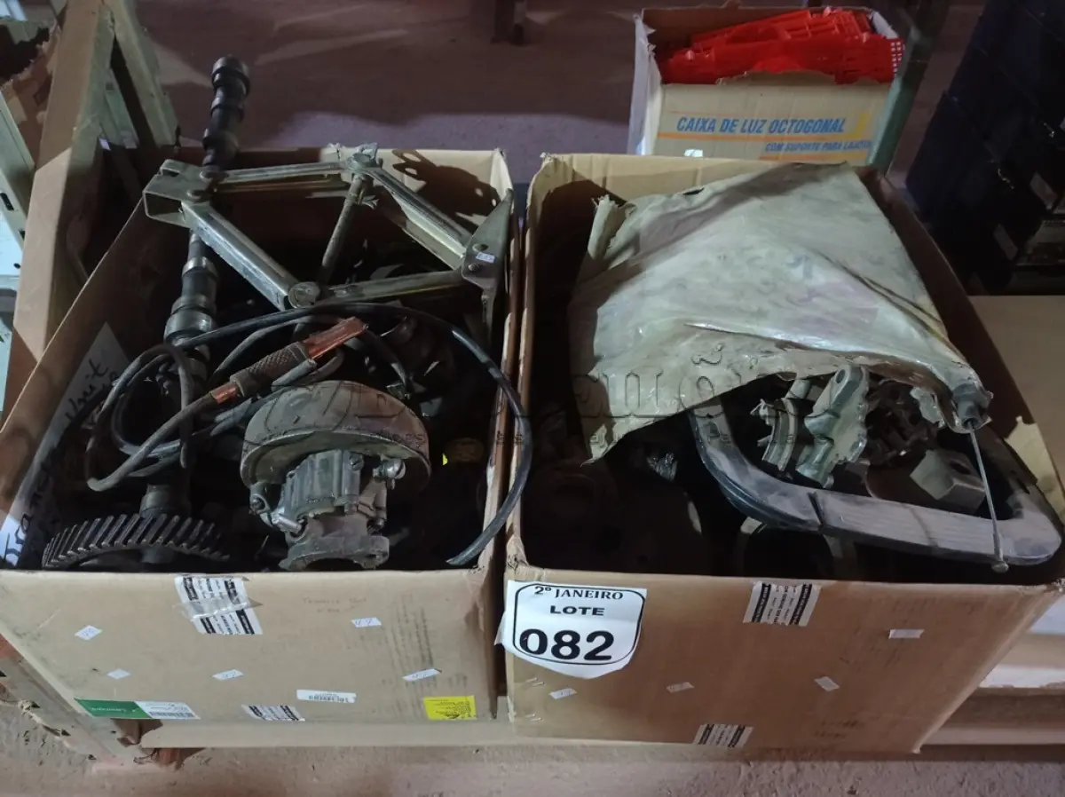 LOTE 082 - 01 LOTE COM PEÇAS DIVERSAS PARA EMPILHADEIRAS. (NO ESTADO) ATENÇÃO! FAZER A VISITAÇÃO ANTES DE ARREMATAR, NÃO SABEMOS SE FUNCIONA. LEILÃO NÃO TEM GARANTIA E NEM DEVOLUÇÃO, SUJEITO A POSSÍVEIS AVARIAS VISÍVEIS/OCULTAS E/OU AUSÊNCIA DE COMPONENTES.