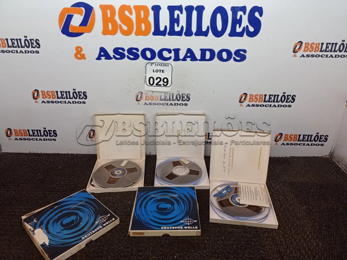 LOTE 029 - 05 FITAS P/GRAVADOR DE ROLOS ANTIGAS. (NO ESTADO) ATENÇÃO! FAZER A VISITAÇÃO ANTES DE ARREMATAR, NÃO SABEMOS SE FUNCIONA. LEILÃO NÃO TEM GARANTIA E NEM DEVOLUÇÃO, SUJEITO A POSSÍVEIS AVARIAS VISÍVEIS/OCULTAS E/OU AUSÊNCIA DE COMPONENTES.