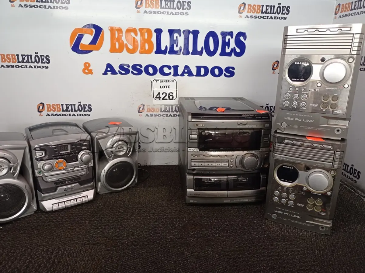 LOTE 426 - 04 APARELHOS DE SOM MARCAS E MODELOS DIVERSOS. (NO ESTADO) ATENÇÃO! FAZER A VISITAÇÃO ANTES DE ARREMATAR, NÃO SABEMOS SE FUNCIONA. LEILÃO NÃO TEM GARANTIA E NEM DEVOLUÇÃO, SUJEITO A POSSÍVEIS AVARIAS VISÍVEIS/OCULTAS E/OU AUSÊNCIA DE COMPONENTES.
