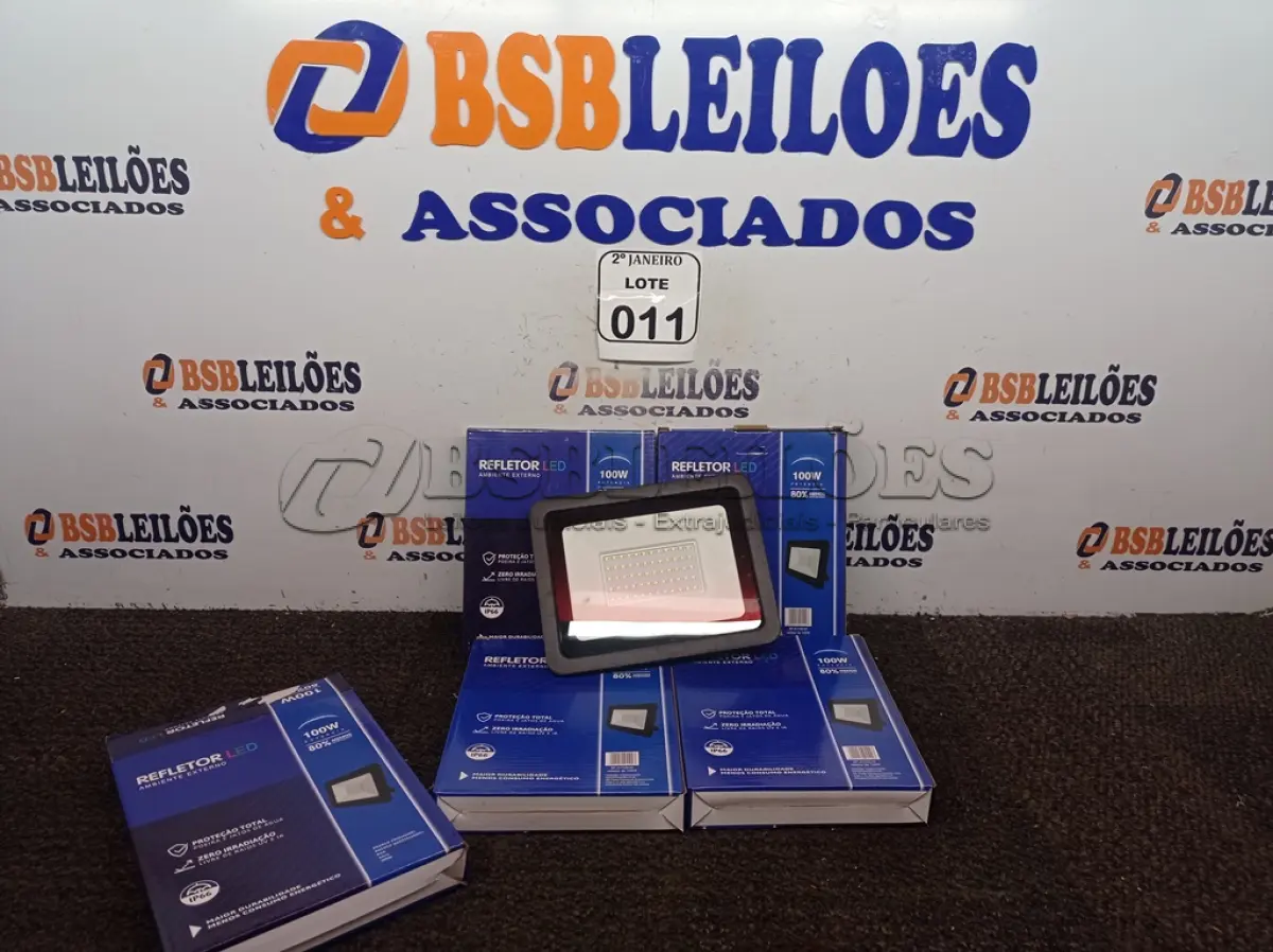 LOTE 011 - 05 REFLETORES DE LED 100W. (NO ESTADO) ATENÇÃO! FAZER A VISITAÇÃO ANTES DE ARREMATAR, NÃO SABEMOS SE FUNCIONA. LEILÃO NÃO TEM GARANTIA E NEM DEVOLUÇÃO, SUJEITO A POSSÍVEIS AVARIAS VISÍVEIS/OCULTAS E/OU AUSÊNCIA DE COMPONENTES.