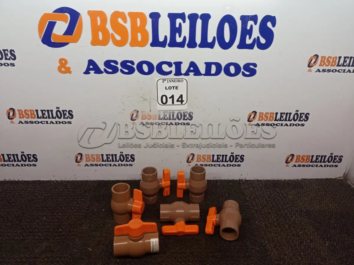 LOTE 014 - 06 REGISTROS ESFERAS DE PVC 40MM(NOVO). (NO ESTADO) ATENÇÃO! FAZER A VISITAÇÃO ANTES DE ARREMATAR, NÃO SABEMOS SE FUNCIONA. LEILÃO NÃO TEM GARANTIA E NEM DEVOLUÇÃO, SUJEITO A POSSÍVEIS AVARIAS VISÍVEIS/OCULTAS E/OU AUSÊNCIA DE COMPONENTES.