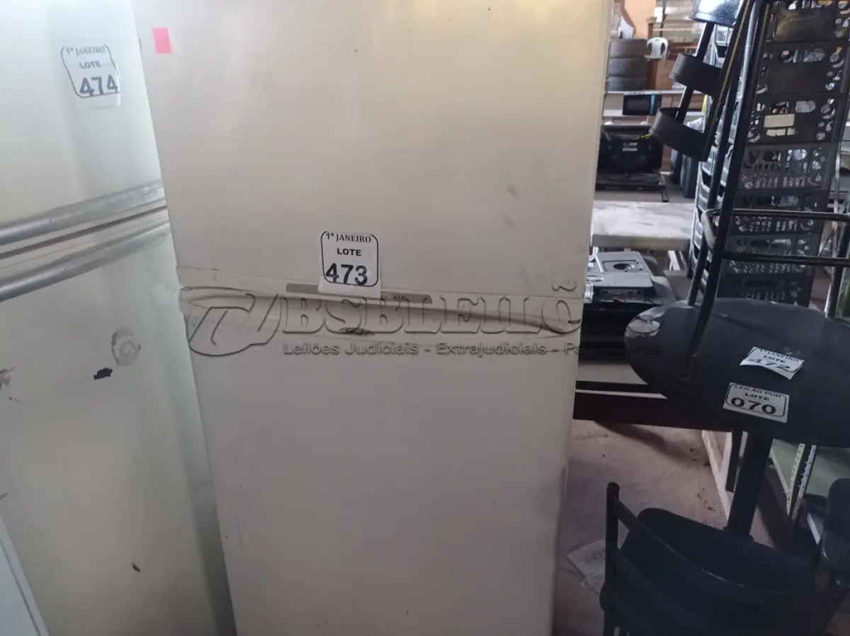 LOTE 473 - 01 GELADEIRA 220V MARCA CONSUL. (NO ESTADO) ATENÇÃO! FAZER A VISITAÇÃO ANTES DE ARREMATAR, NÃO SABEMOS SE FUNCIONA. LEILÃO NÃO TEM GARANTIA E NEM DEVOLUÇÃO, SUJEITO A POSSÍVEIS AVARIAS VISÍVEIS/OCULTAS E/OU AUSÊNCIA DE COMPONENTES.