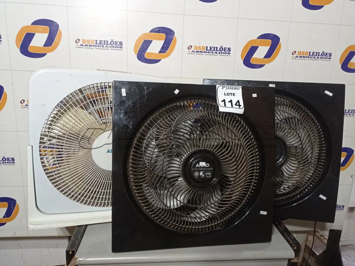 LOTE 114 - 03 VENTILADORES MARCAS E MODELOS DIVERSOS. (NO ESTADO) ATENÇÃO! FAZER A VISITAÇÃO ANTES DE ARREMATAR, NÃO SABEMOS SE FUNCIONA. LEILÃO NÃO TEM GARANTIA E NEM DEVOLUÇÃO, SUJEITO A POSSÍVEIS AVARIAS VISÍVEIS/OCULTAS E/OU AUSÊNCIA DE COMPONENTES.