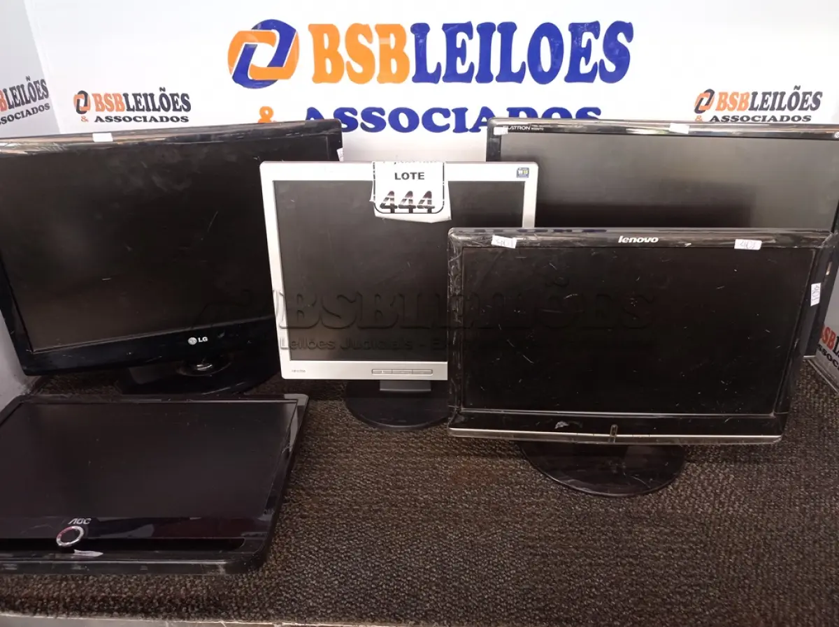 LOTE 444 - 04 MONITORES LCD MARCAS E MODELOS DIVERSOS E 01 ALL IN ONE MARCA AOC P/RETIRADA DE PEÇAS. (NO ESTADO) ATENÇÃO! FAZER A VISITAÇÃO ANTES DE ARREMATAR, NÃO SABEMOS SE FUNCIONA. LEILÃO NÃO TEM GARANTIA E NEM DEVOLUÇÃO, SUJEITO A POSSÍVEIS AVARIAS VISÍVEIS/OCULTAS E/OU AUSÊNCIA DE COMPONENTES.