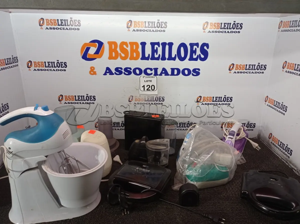 LOTE 120 - 02 FERROS DE PASSAR ROUPA, 02 SANDUICHEIRAS, 01 MULTIPROCESSADOR, 01 BATEDEIRA E MATERIAIS ELETRÔNICOS MARCAS E MODELOS DIVERSOS. (NO ESTADO) ATENÇÃO! FAZER A VISITAÇÃO ANTES DE ARREMATAR, NÃO SABEMOS SE FUNCIONA. LEILÃO NÃO TEM GARANTIA E NEM DEVOLUÇÃO, SUJEITO A POSSÍVEIS AVARIAS VISÍVEIS/OCULTAS E/OU AUSÊNCIA DE COMPONENTES.