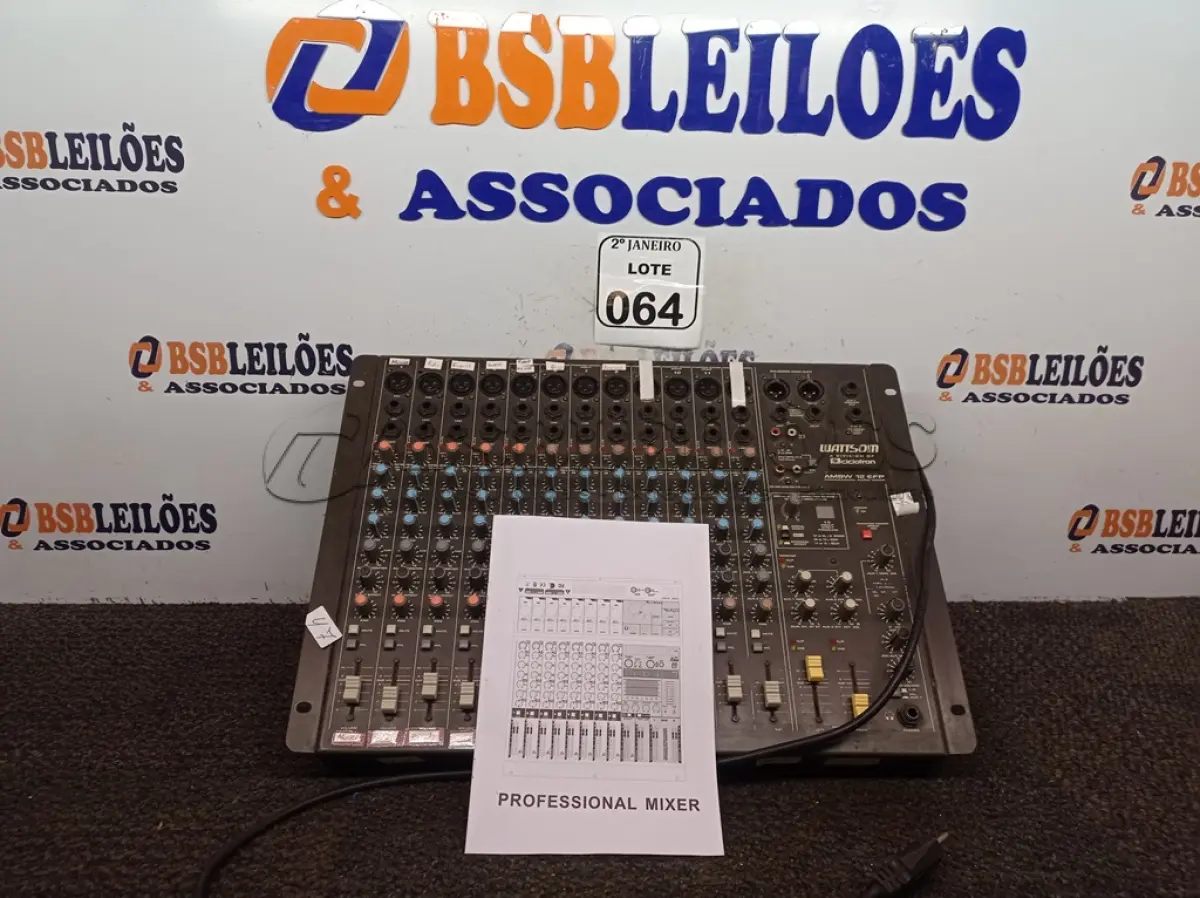 LOTE 064 - 01 MESA DE SOM 12 CANAIS MARCA WATTSOM MODELO; AMBW 12 EFP (NO ESTADO) ATENÇÃO! FAZER A VISITAÇÃO ANTES DE ARREMATAR, NÃO SABEMOS SE FUNCIONA. LEILÃO NÃO TEM GARANTIA E NEM DEVOLUÇÃO, SUJEITO A POSSÍVEIS AVARIAS VISÍVEIS/OCULTAS E/OU AUSÊNCIA DE COMPONENTES.