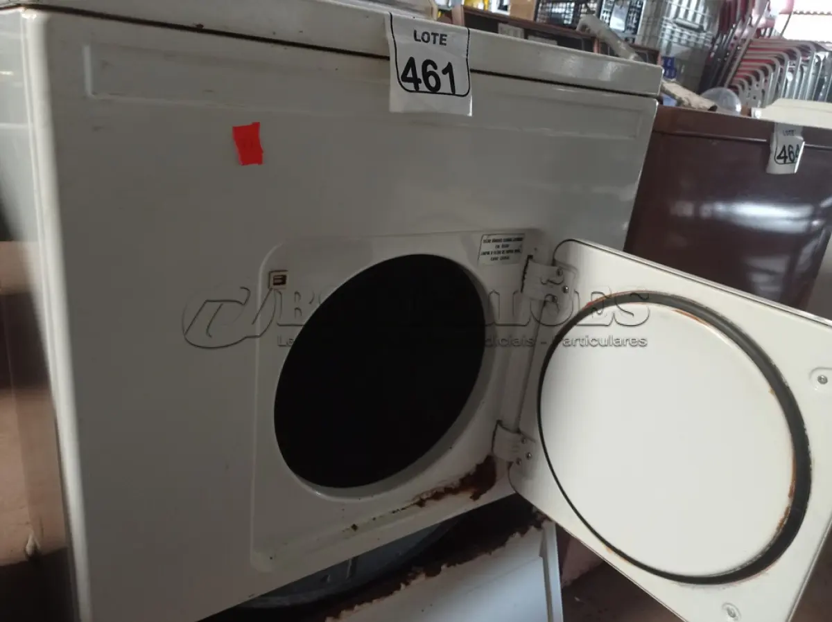 LOTE 461 - 01 SECADORA DE ROUPAS ANTIGA 220V MARCA BRASTEMP. (NO ESTADO) ATENÇÃO! FAZER A VISITAÇÃO ANTES DE ARREMATAR, NÃO SABEMOS SE FUNCIONA. LEILÃO NÃO TEM GARANTIA E NEM DEVOLUÇÃO, SUJEITO A POSSÍVEIS AVARIAS VISÍVEIS/OCULTAS E/OU AUSÊNCIA DE COMPONENTES.
