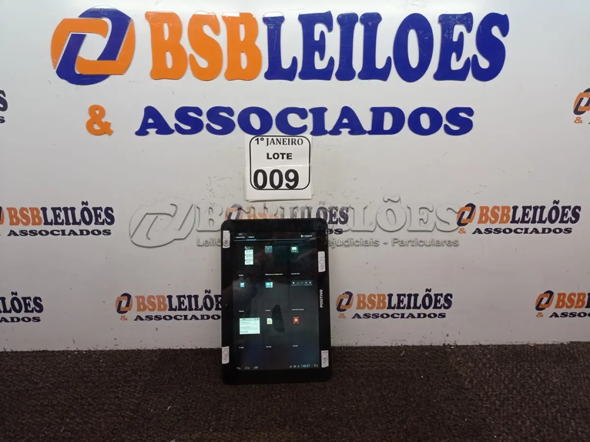 LOTE 009 - 01 TABLET MARCA POSITIVO C/CARREGADOR. (NO ESTADO) ATENÇÃO! FAZER A VISITAÇÃO ANTES DE ARREMATAR, NÃO SABEMOS SE FUNCIONA. LEILÃO NÃO TEM GARANTIA E NEM DEVOLUÇÃO, SUJEITO A POSSÍVEIS AVARIAS VISÍVEIS/OCULTAS E/OU AUSÊNCIA DE COMPONENTES.